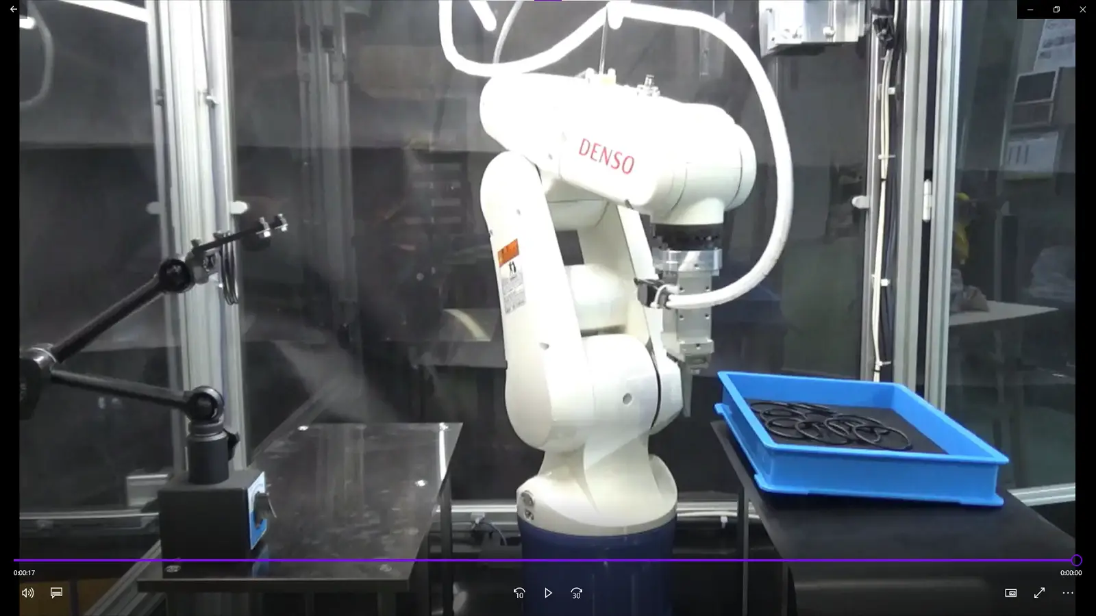 動画「ロボットとセンサを有効活用した自動化技術の紹介」